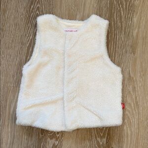 Magnetic Me Faux Fur Vest Size 12-18 Months